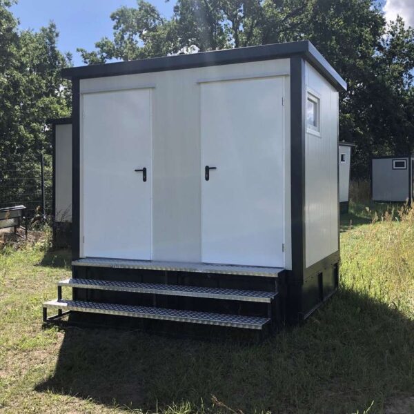 Container Sanitario 3x2m con Serbatoio Reflui – Doppio Ingresso (WC + Doccia) – Isolamento 80mm